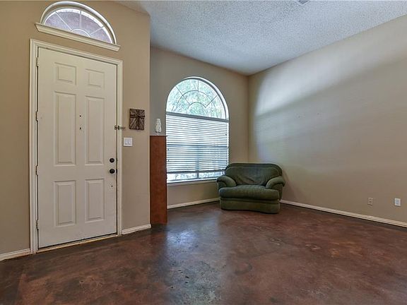 4th image of 1108 Wedgewood Dr