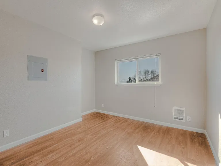 Genesis Apartments — Photo 11