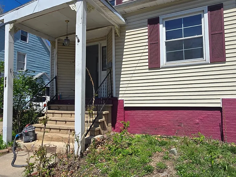 319 W Columbia Ter — Photo 8