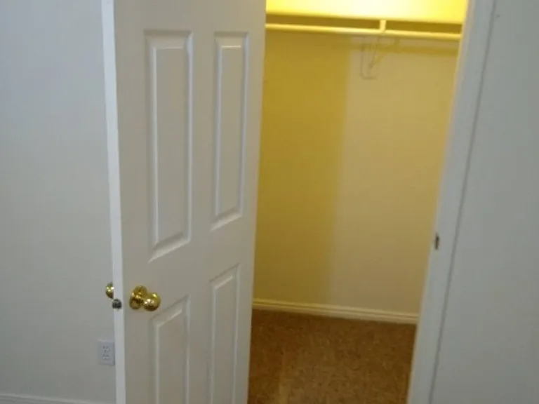 519 S 1275 W — Photo 16