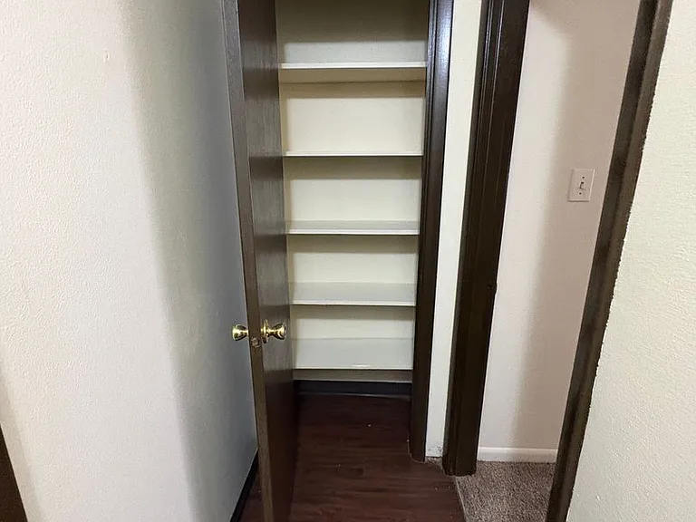 Rocklyn Court Apartments — Photo 27