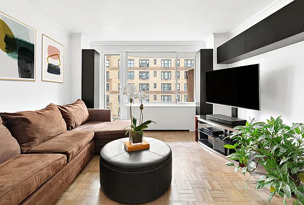 Sold by Compass | media 1