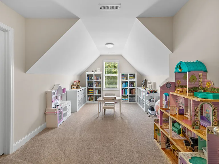 60 Melvill Ln — Photo 33