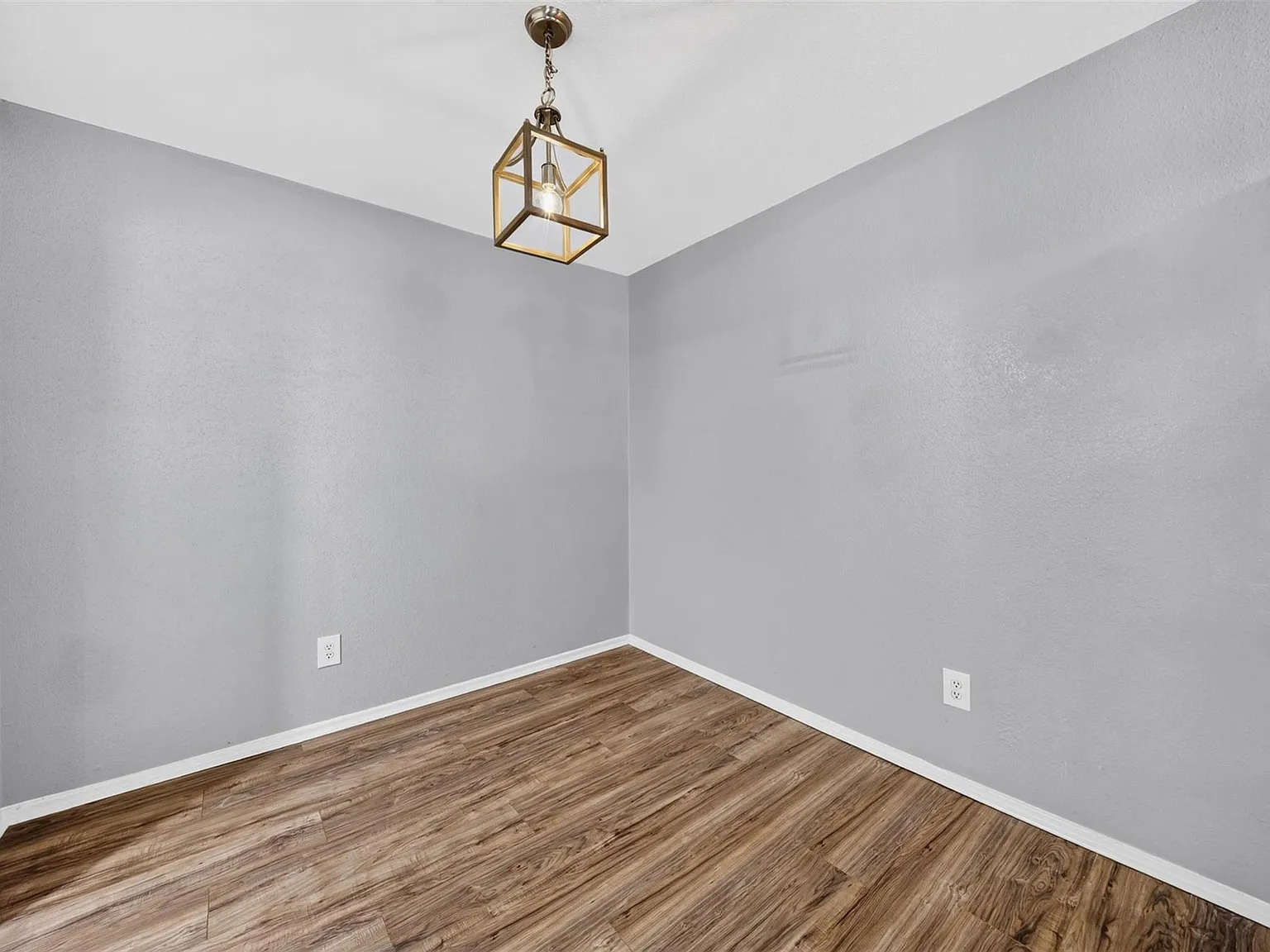 2 bed, 1.0 bath, 773 sqft, $1,200 — Photo 3