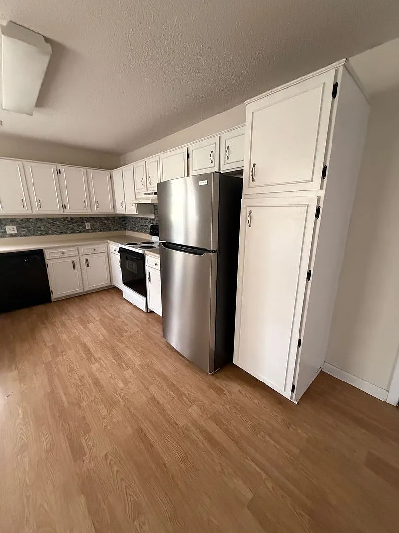 1 Fleming Dr. — Photo 3