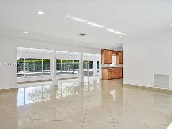 4th image of 5530 Alhambra Cir