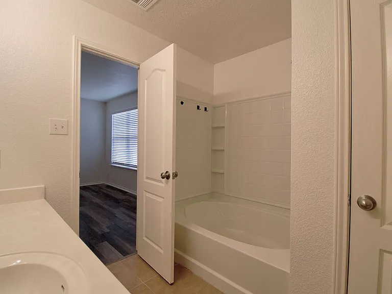 711 Abundance Ln — Photo 17