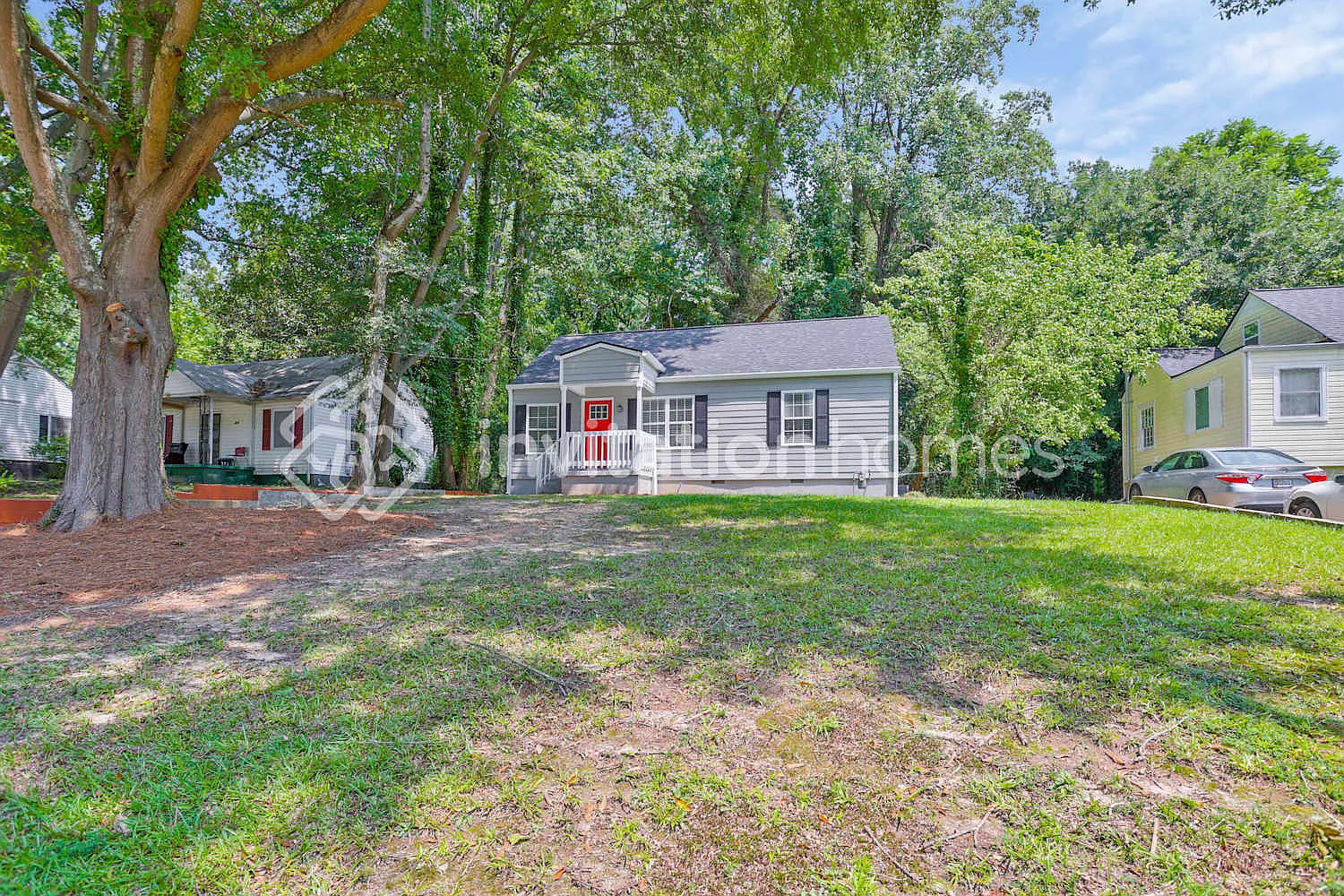 411 Forrest Ridge Dr Nw Atlanta, GA 30318 — Photo 1