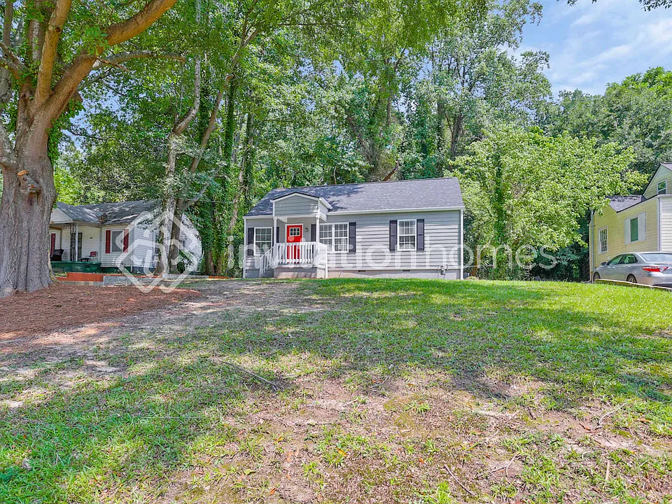 411 Forrest Ridge Dr NW