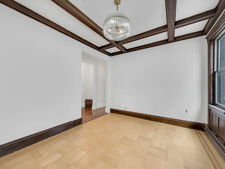 722 27th St #1 — Photo 3