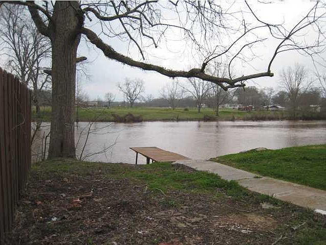 2nd image of 219 W Courtableau Rd