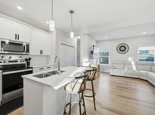 352 W Bayview St SW, Airdrie, AB T4B 5G3