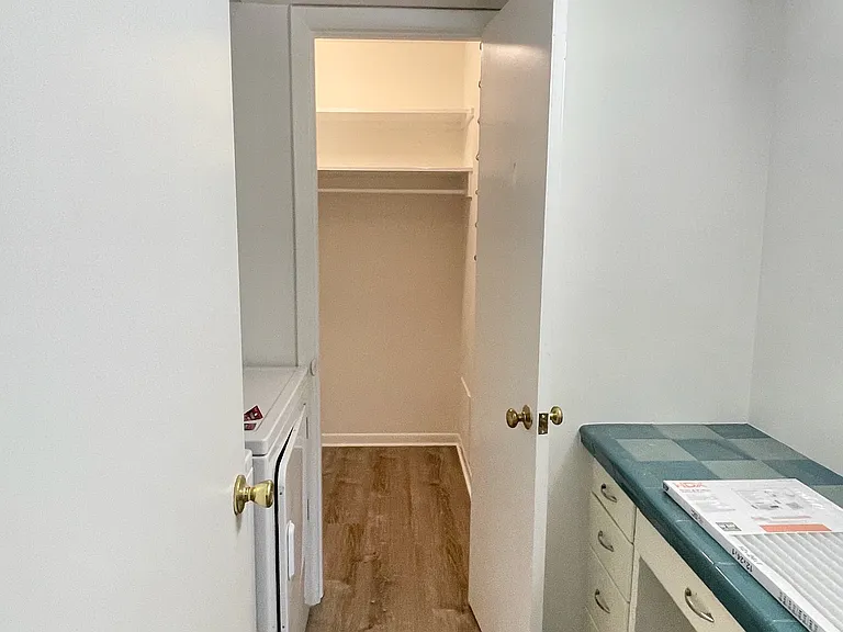 3215 Douglas Ave #201 — Photo 18