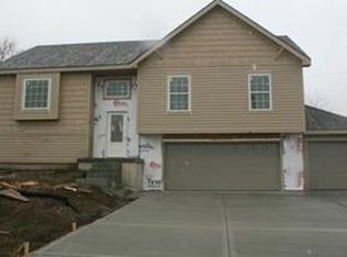 595 Linda Ct, Liberty, MO 64068