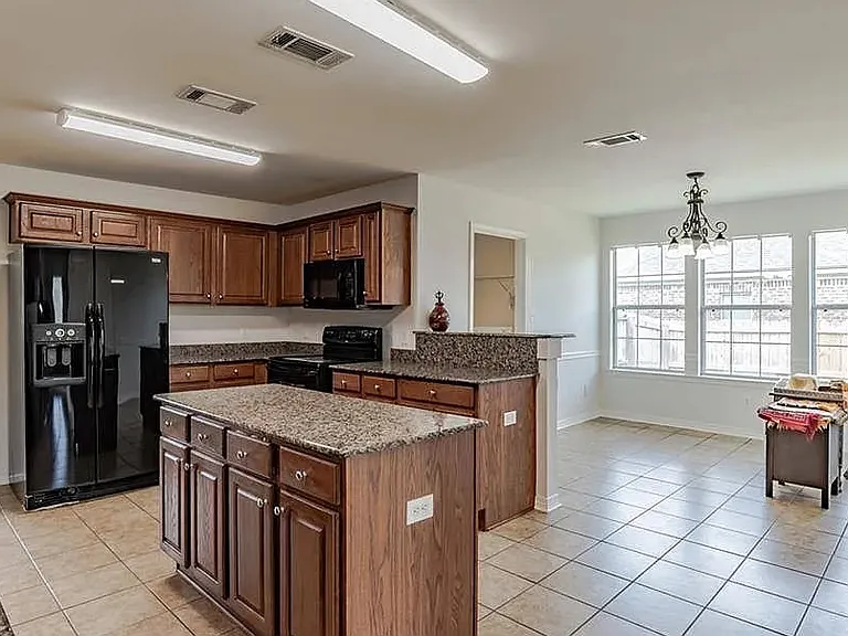 1375 Selby Phillips Dr — Photo 5