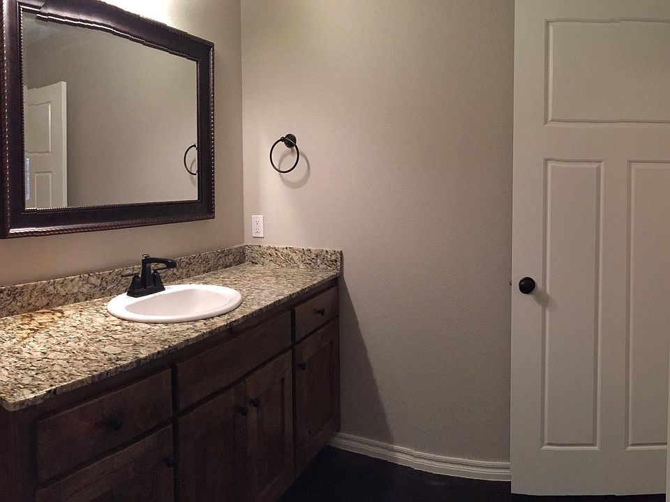 2nd image of 3452 SE Nova Ave