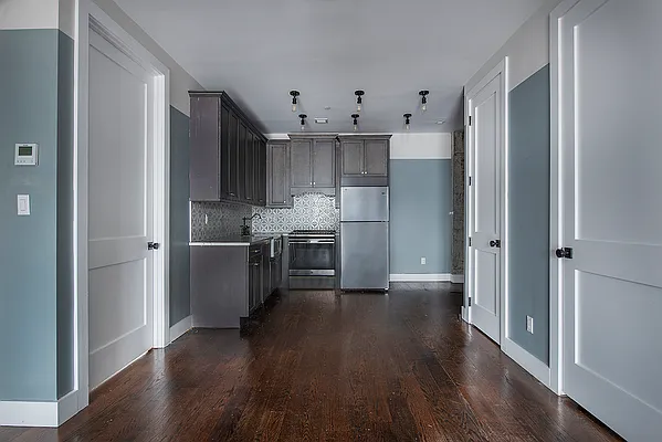 Rented by Compass | media 41