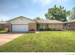 777 N Moccasin Pl, Sapulpa, OK 74066