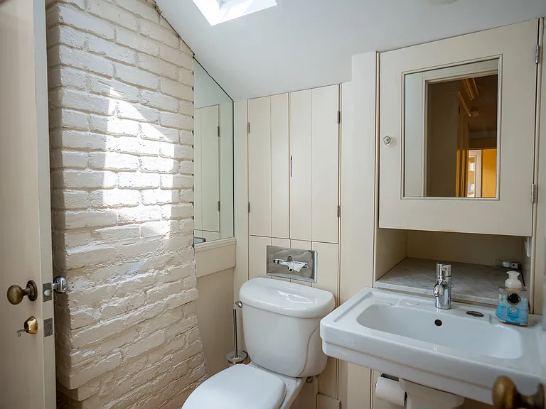 4 Cozzens Ln — Photo 21