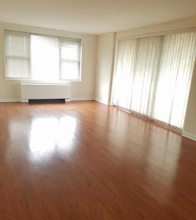 1st image of 2100 Linwood Ave #3A