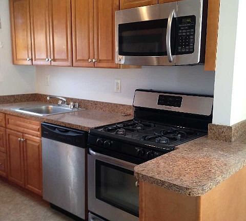 3rd image of 13605 Jewel Ave #B