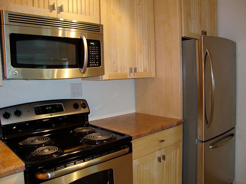 Lower Unit Kitchen