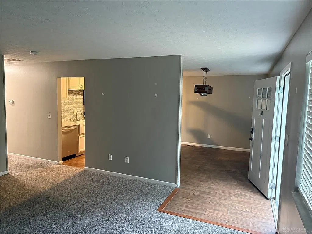 3 bed, 1.5 bath, 1472 sqft, $1,995 — Photo 3