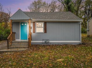 9034 Grand Ave, Kansas City, MO 64114