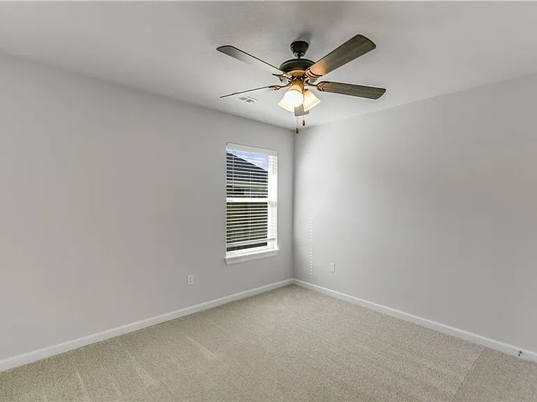 460 Willow Dr — Photo 14