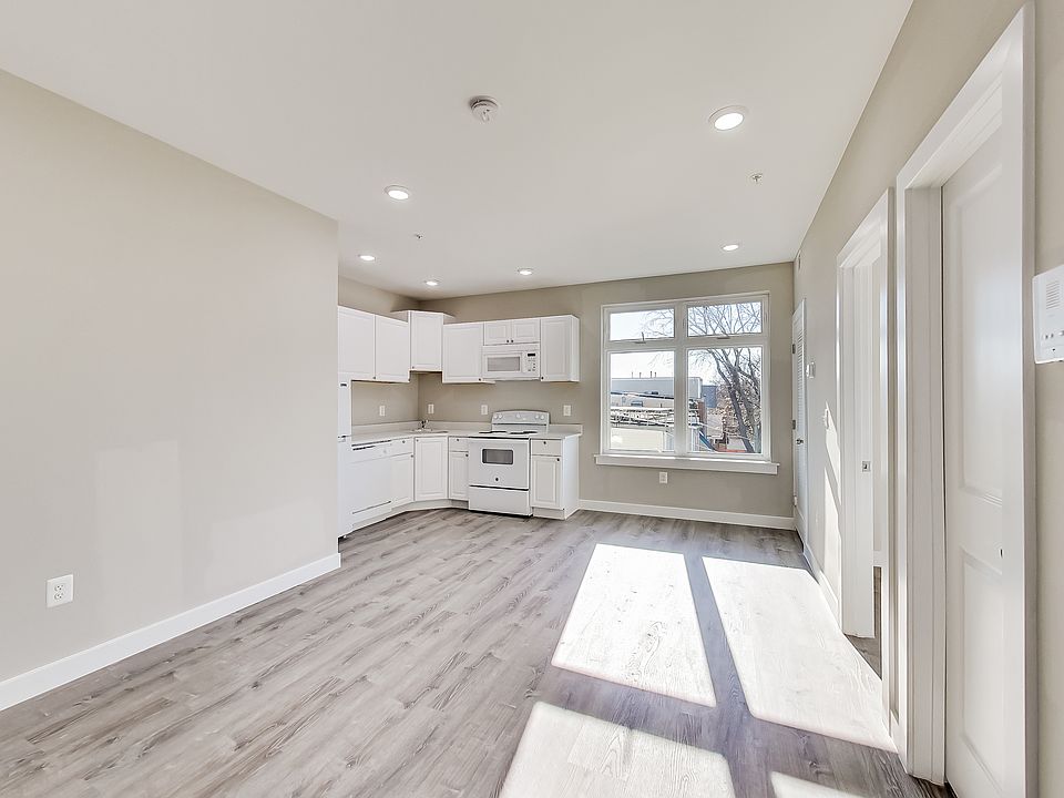 1st image of 740 19th St NE Unit 2