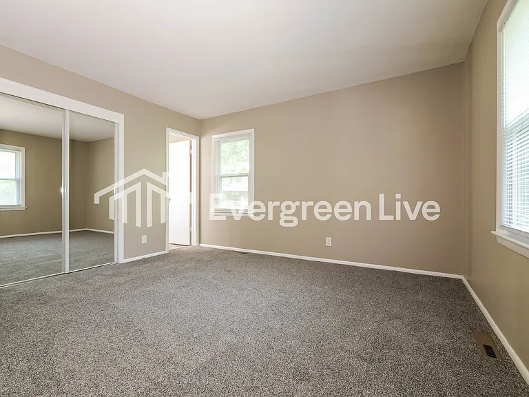 11819 Armitage Dr — Photo 7