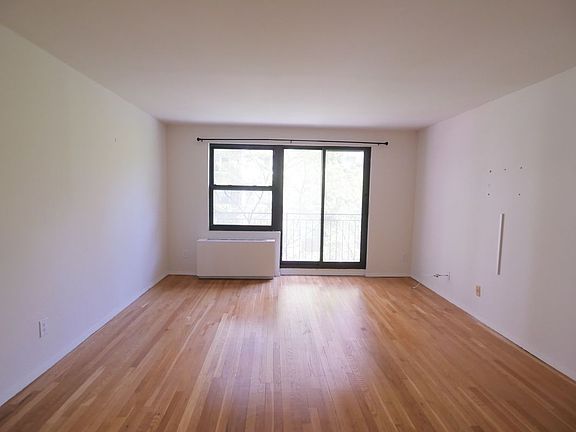 3rd image of 70 E 12th St APT 5B