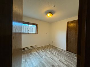 1219 7th St S APT 1, Moorhead, MN 56560