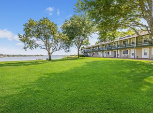 70 Middle Pond Rd UNIT 9, Southampton, NY 11968