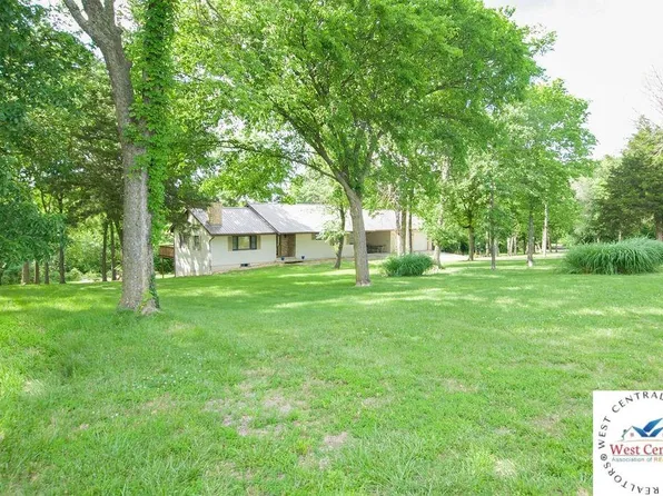 29085 Apple Valley Rd, Sedalia, MO 65301