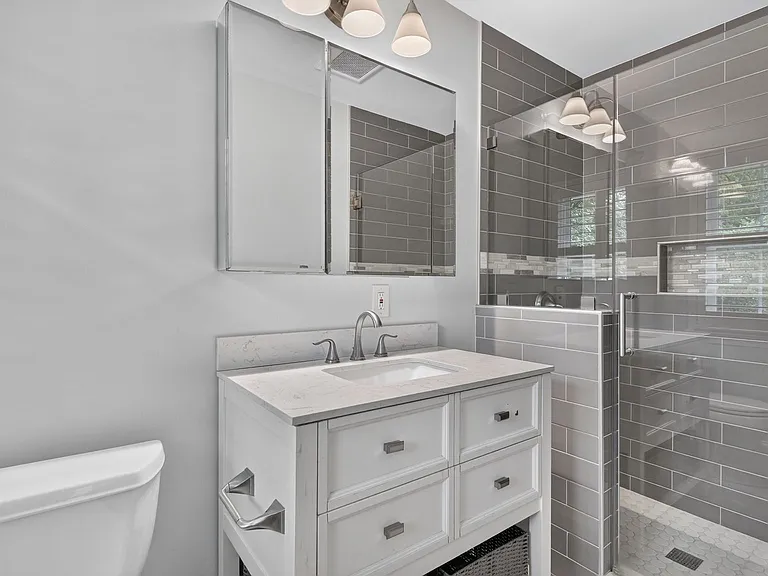 6905 Stonewood Ct — Photo 11
