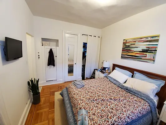 Rented by Skyline Group Real Estate | media 30