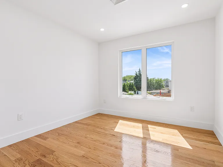 1349 E 64th St #2 — Photo 12