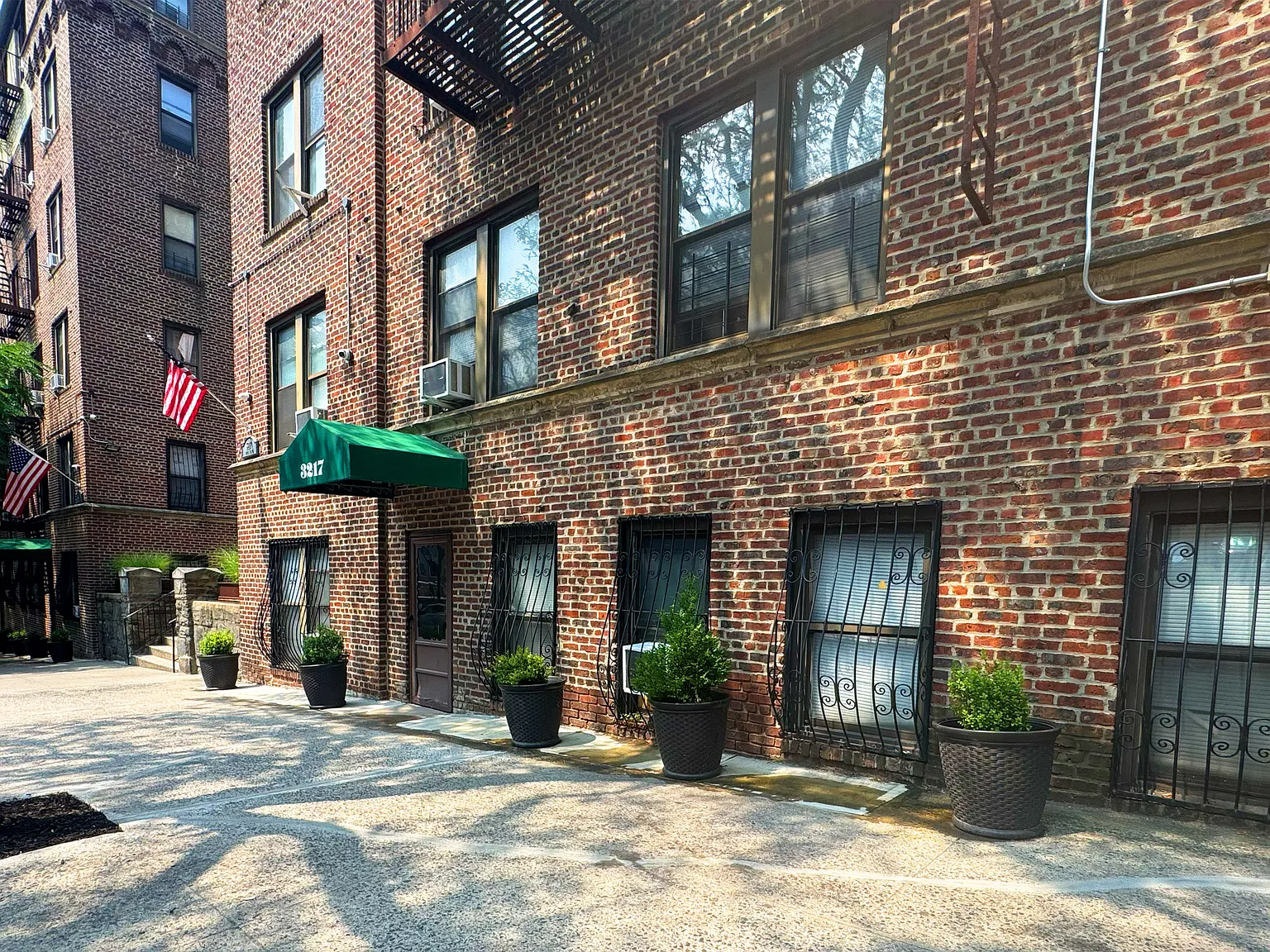 2 bed, 925 sqft, $2,300 — Photo 2