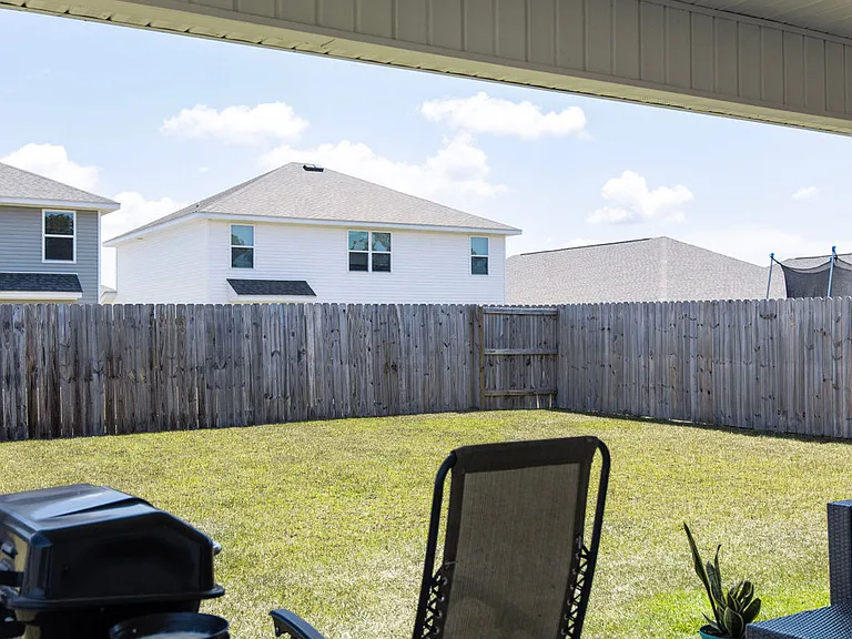 5438 Peach Dr — Photo 34