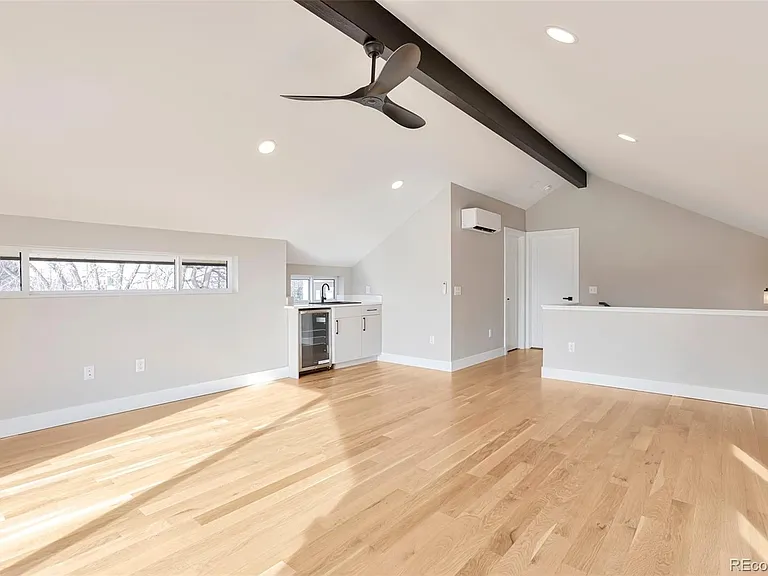 1453 Irving St — Photo 23