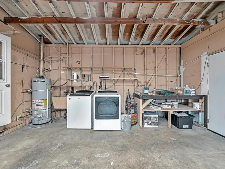 2319 S Norfolk St — Photo 23