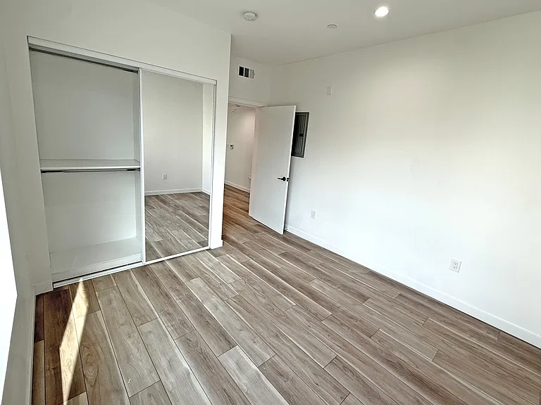 10934 Peach Grove St #201 — Photo 78
