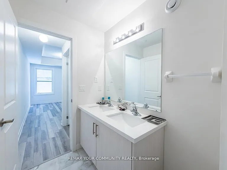 15100 Yonge St #106 — Photo 23