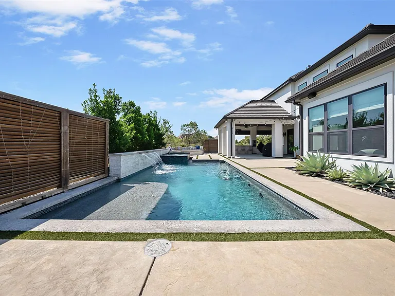 7108 Calypso Ln — Photo 32