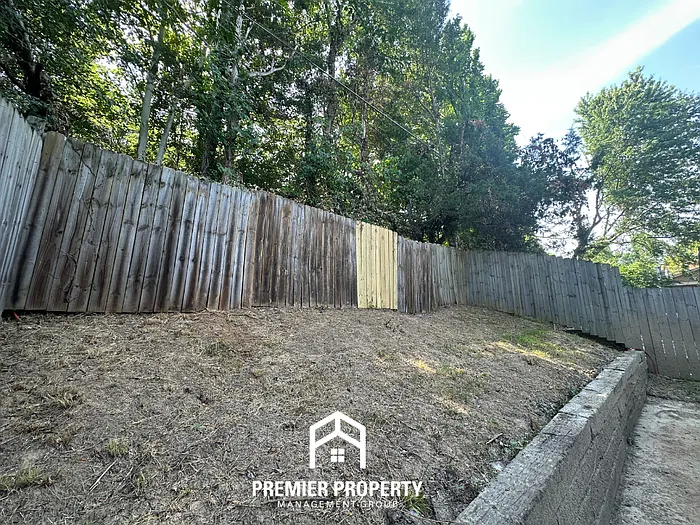 2210 Curbertson Cv — Photo 18