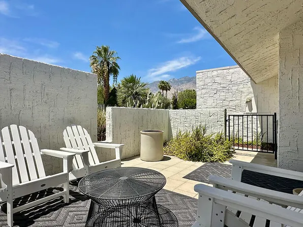 2218 N Sunshine Cir, Palm Springs, CA 92264