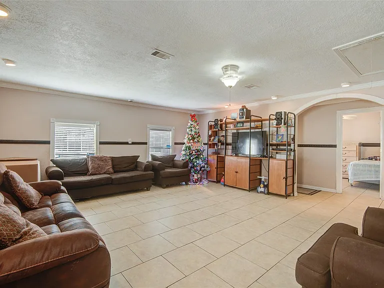 806 Coolwood Dr — Photo 6