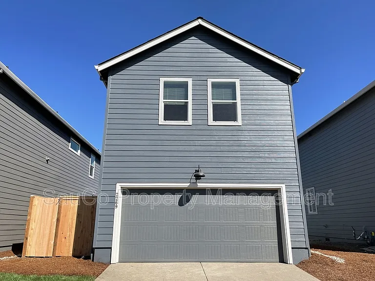 2269 Livesay Ln — Photo 24