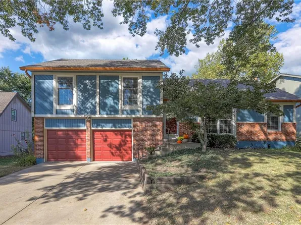 9006 Swarner Dr, Lenexa, KS 66219